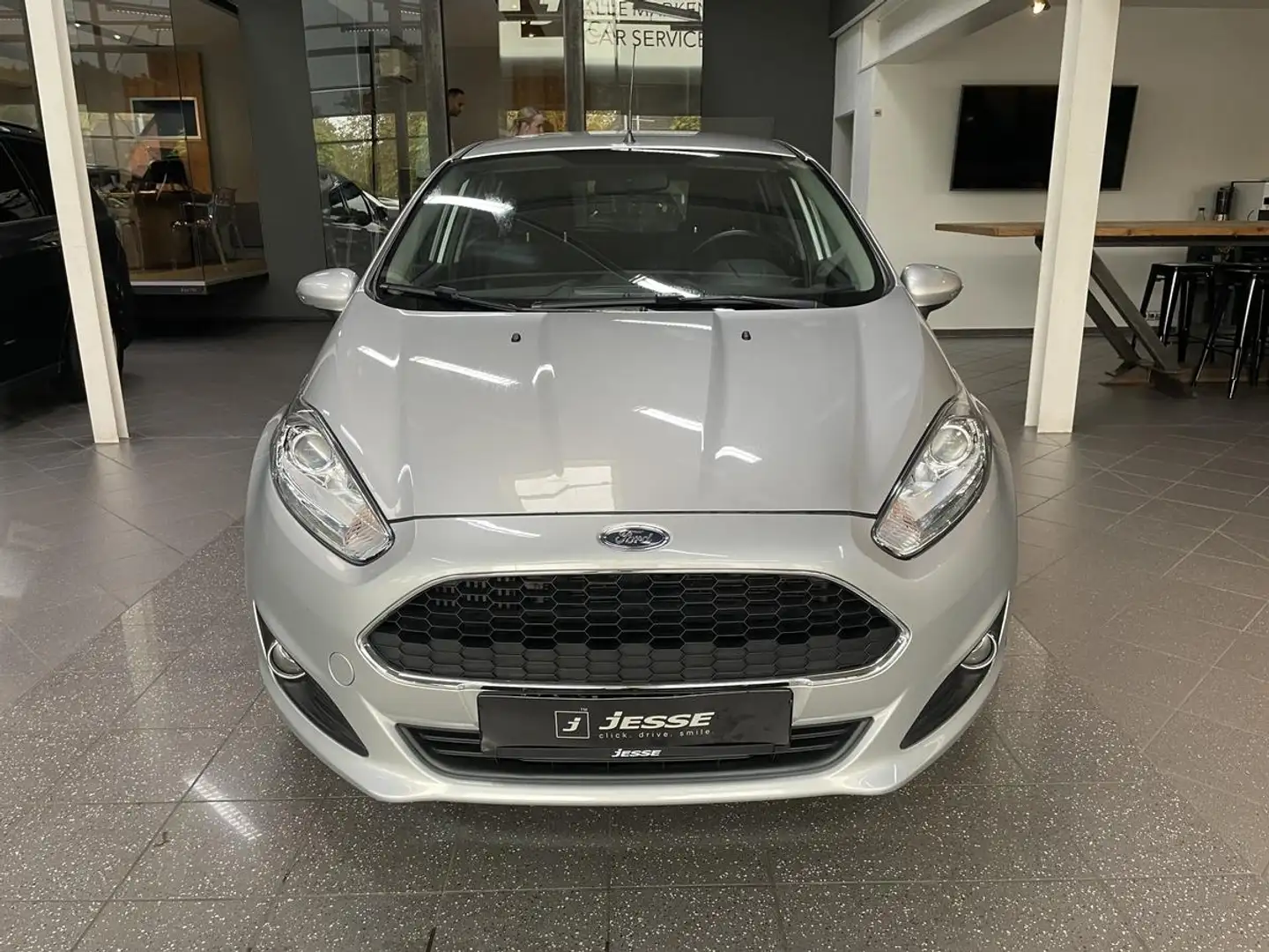 Ford Fiesta 1.0 EcoBoost Celebration Zilver - 2