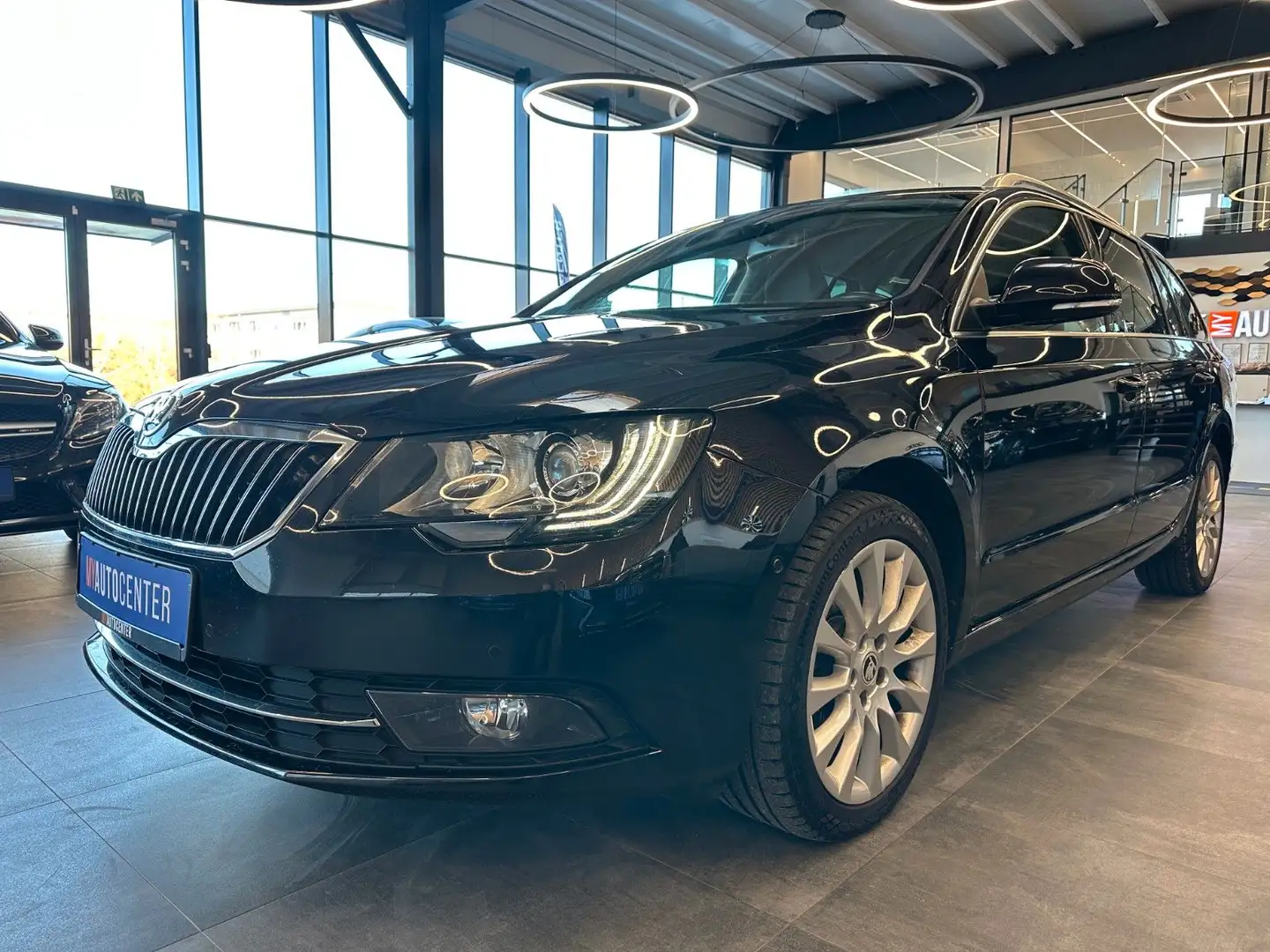 Skoda Superb Combi Exclusive 4x4 *1. Hand*Klima*TÜV*BT Schwarz - 2