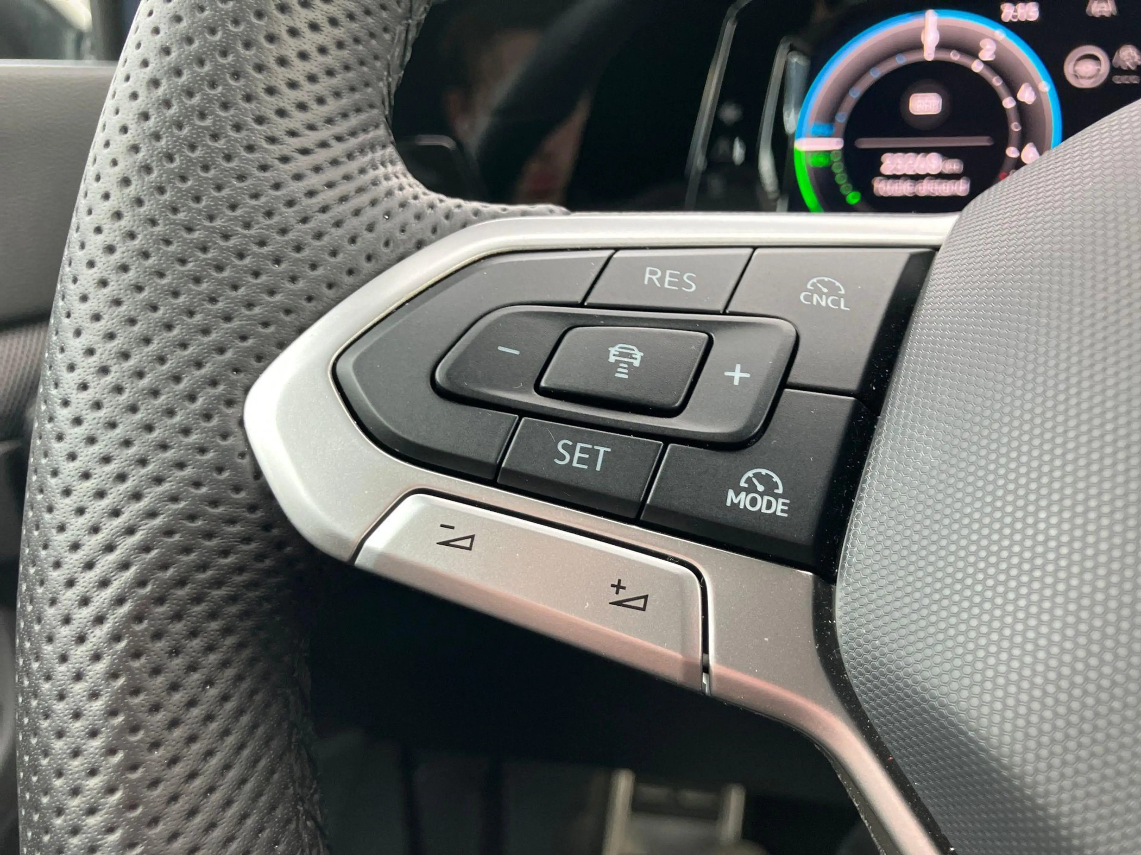 Volkswagen Golf GTE 1.5eHybrid 200kW/272PK Black Style · Panoramadak · — photo 10