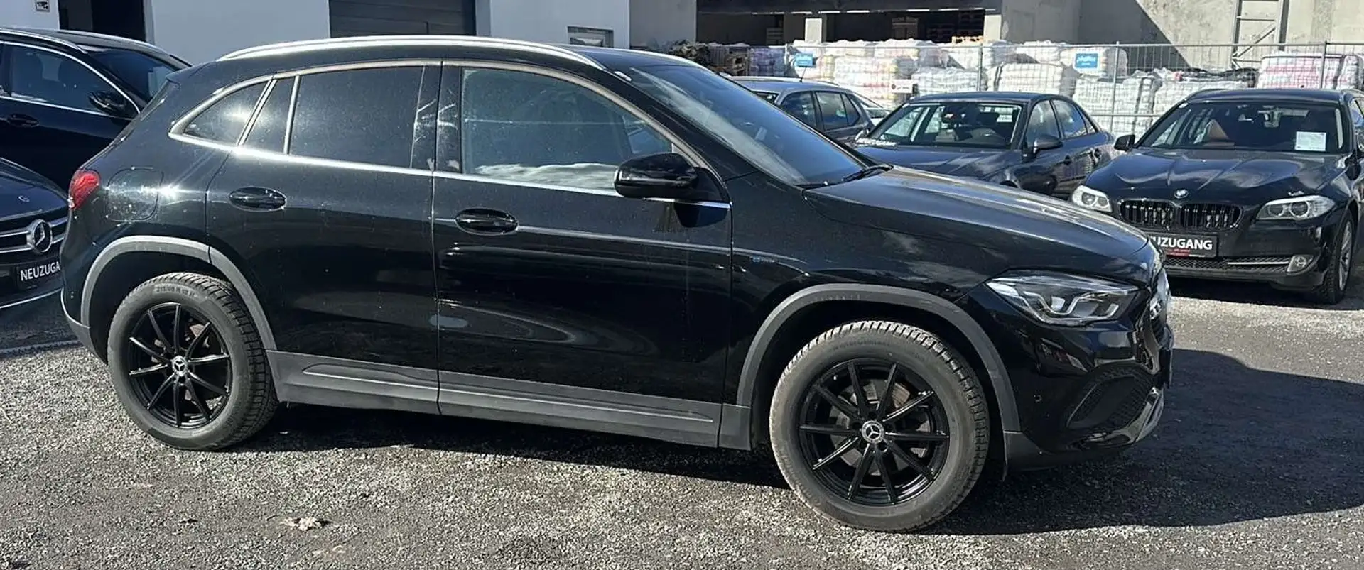 Mercedes-Benz GLA 250 e Fahrzeug in Top Zustand Technisch geprüft Schwarz - 2