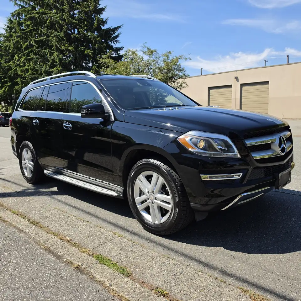 Mercedes-Benz GL-Class снимка Mercedes-Benz GL-Class