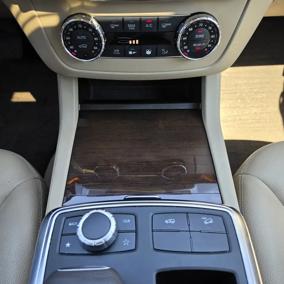 Mercedes-Benz GL-Class снимка Mercedes-Benz GL-Class