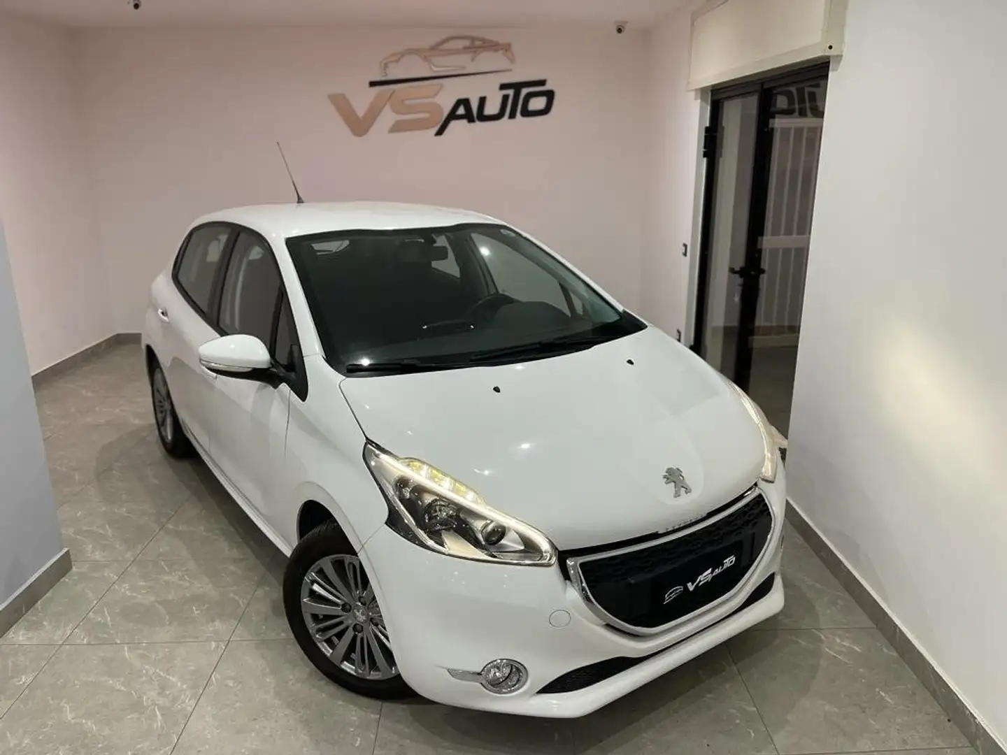 Peugeot 208 208 5p 1.6 bluehdi Allure 75cv Blanc - 1