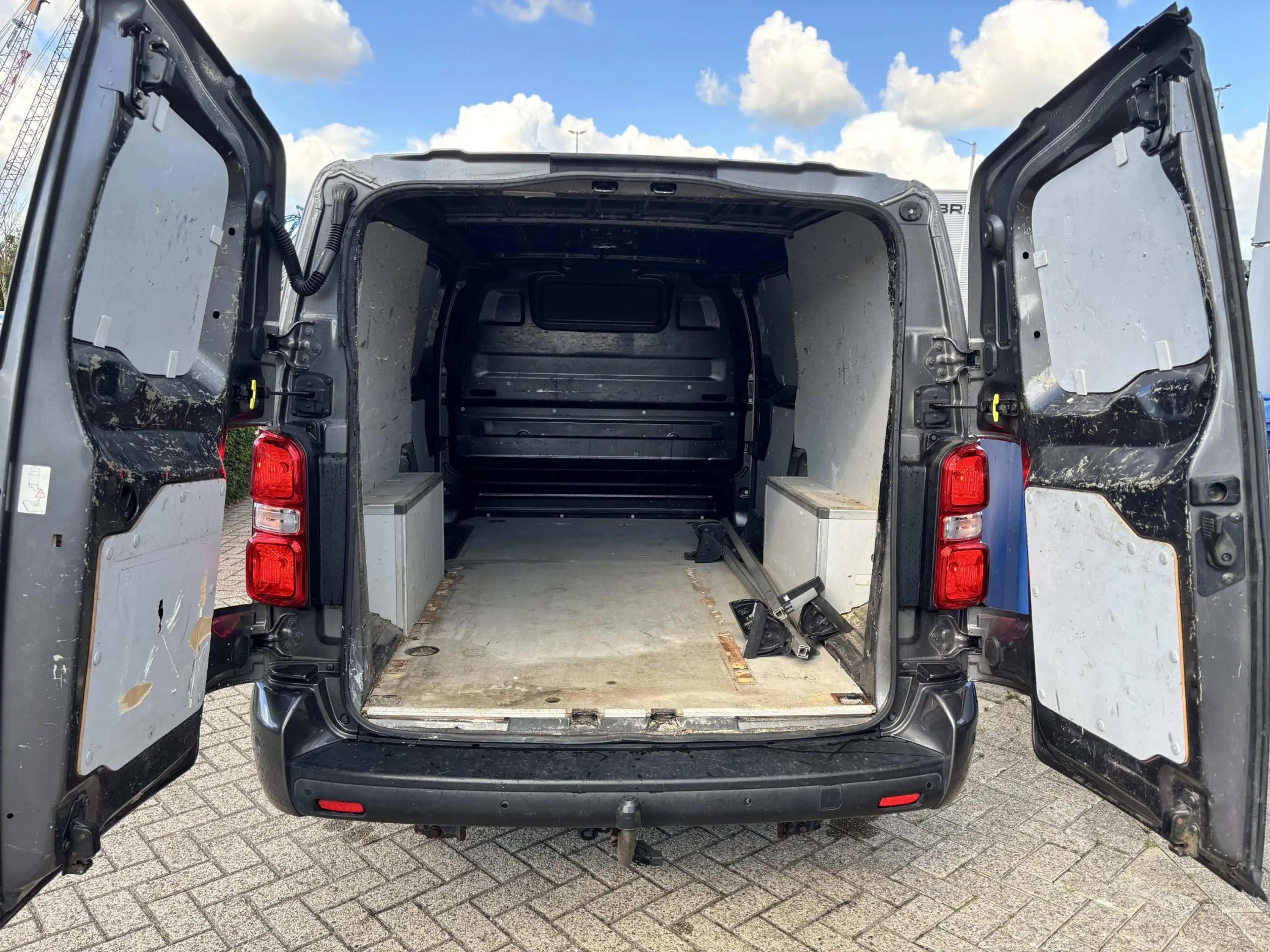 Citroen Jumpy 2.0 BlueHDI 180 Business XL S&S — photo 14