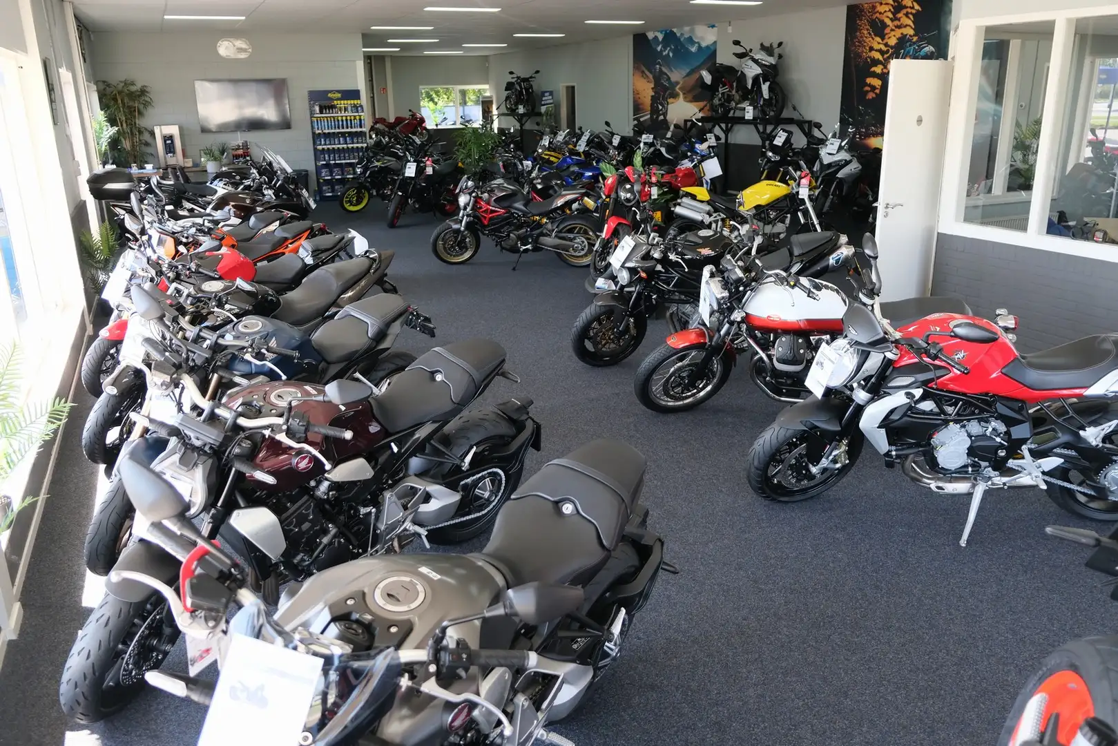 Yamaha MT-09 Grijs - 2