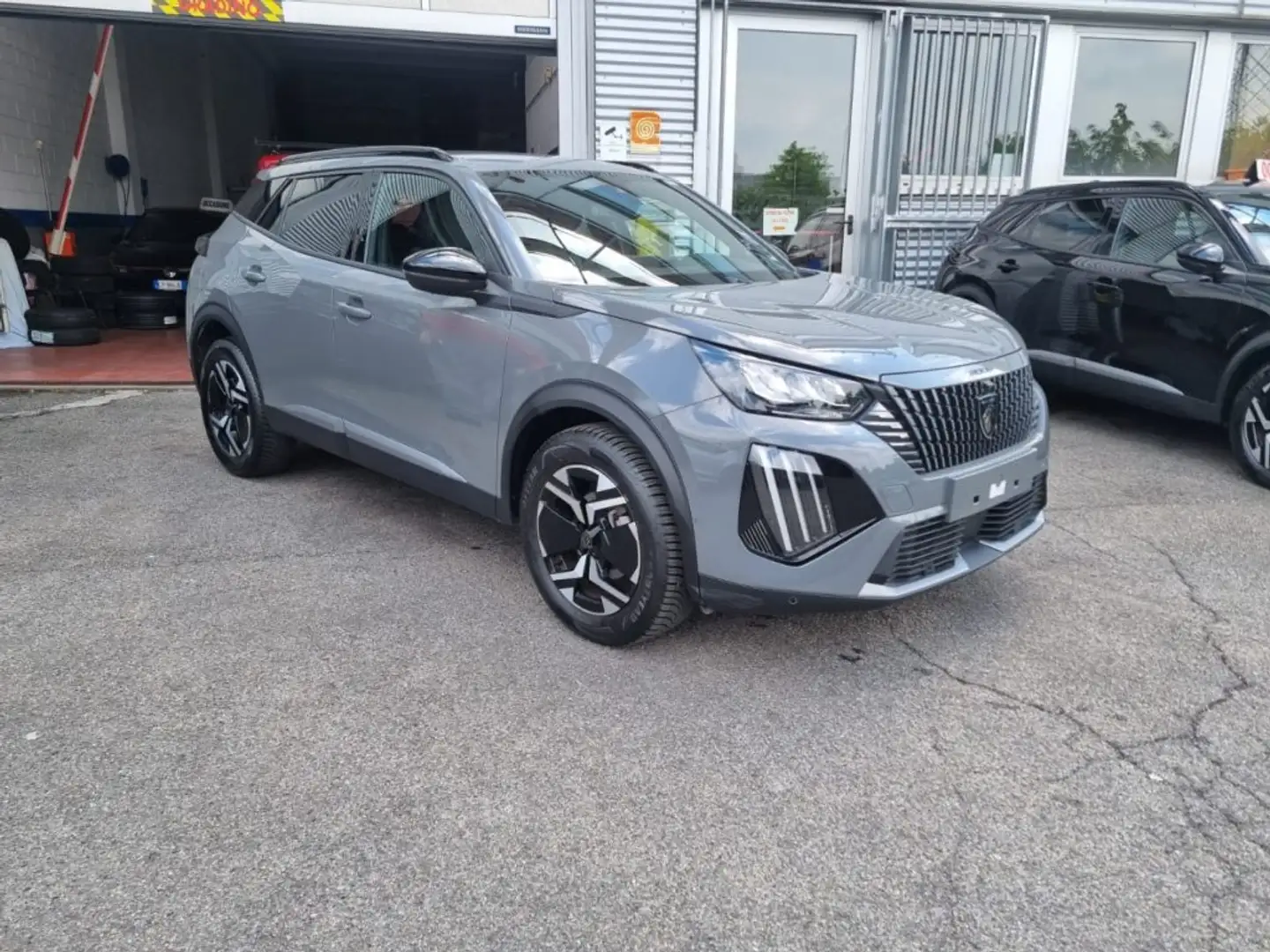 Peugeot 2008 PureTech 100 S&S Allure Gris - 1