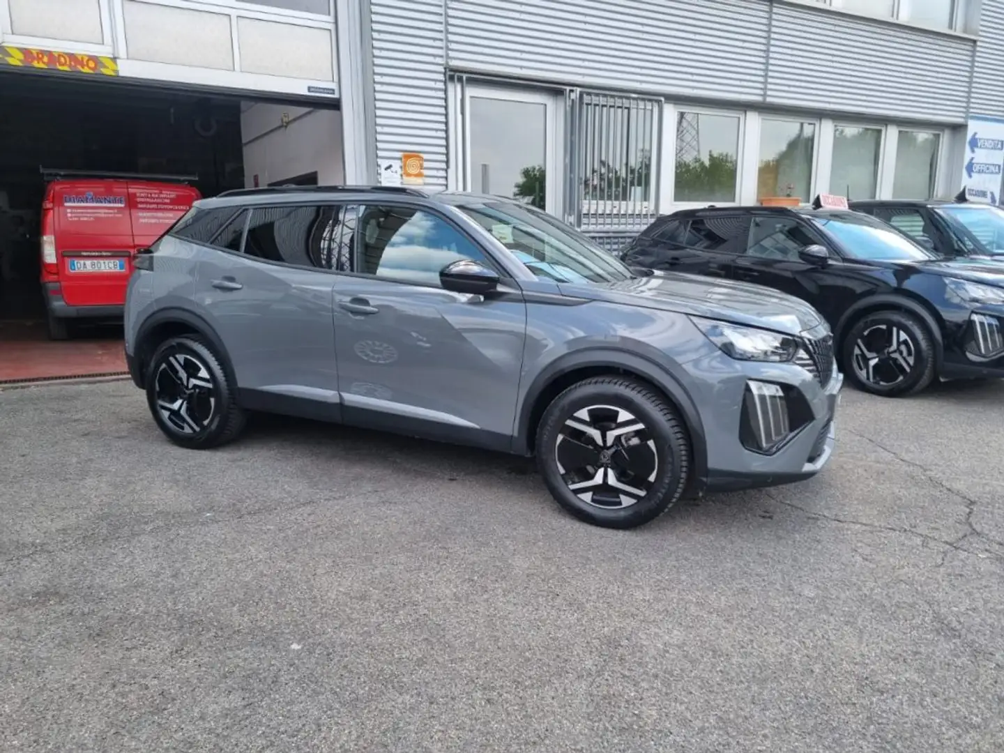 Peugeot 2008 PureTech 100 S&S Allure Gris - 2