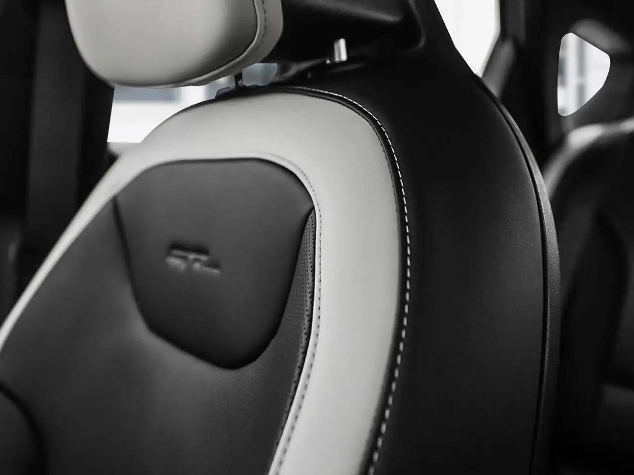 Kia K4 снимка Kia K4