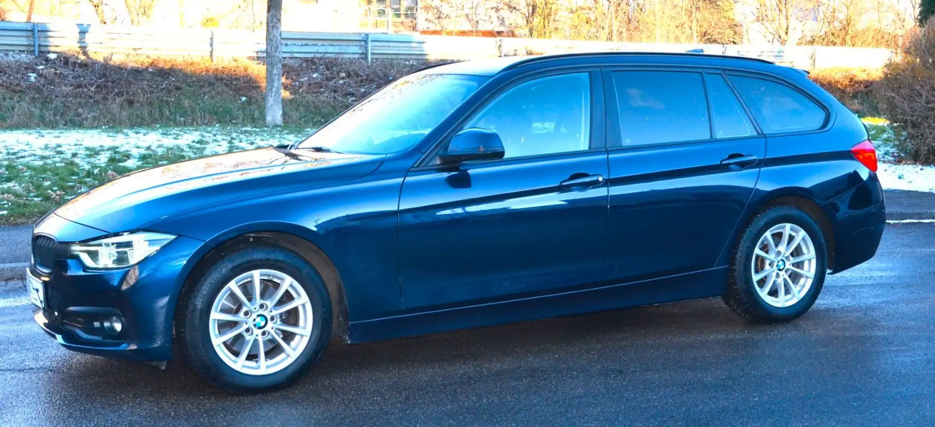 BMW 320 d Advantage Top Zustand + Ausstattung Bleu - 2