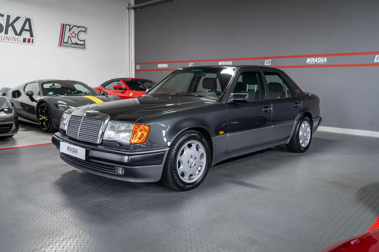 Mercedes-Benz 500 E 5.0 V8 32V SHZ XENON KLIMA METALLIC, foto 4