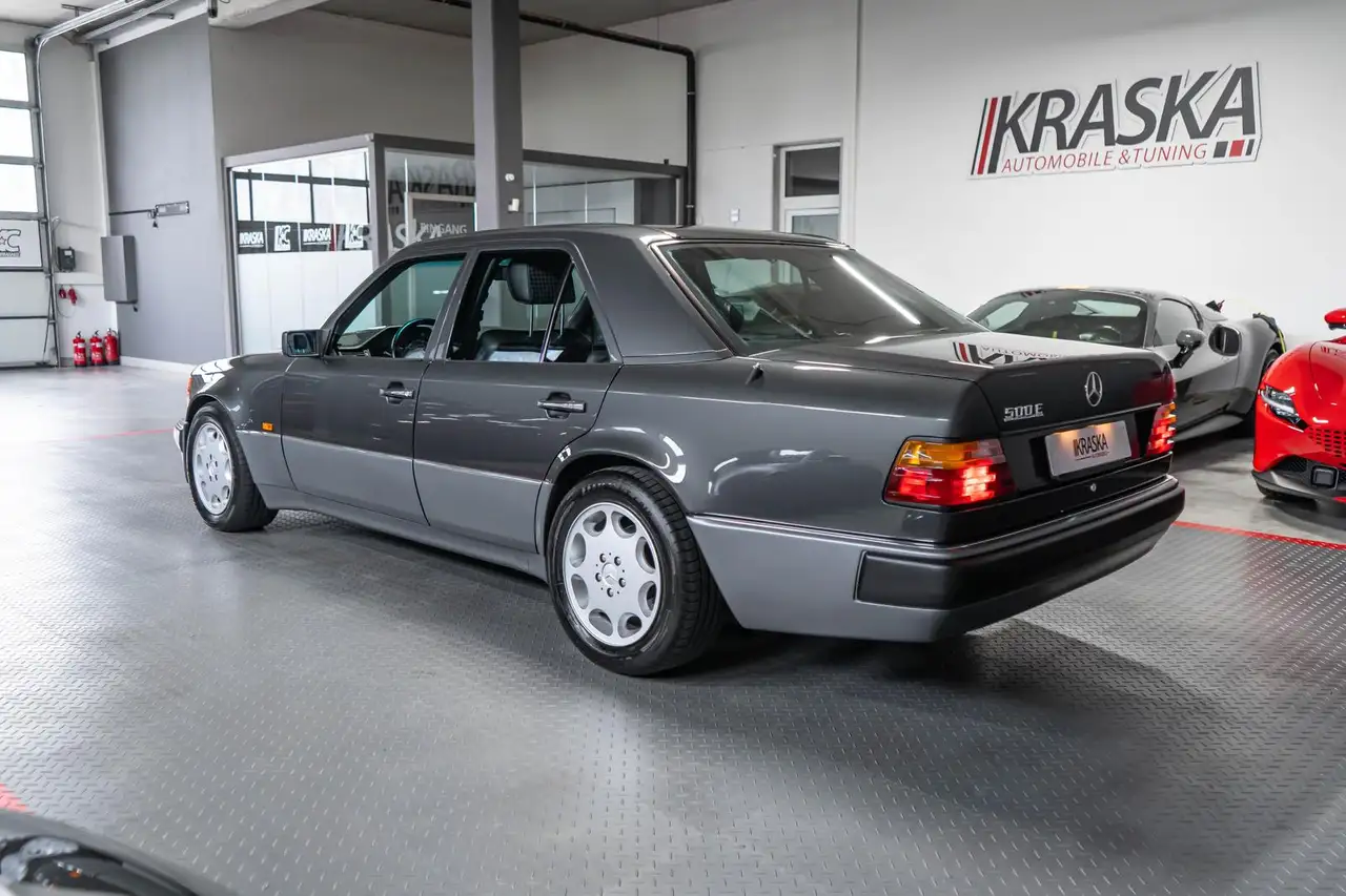 Mercedes-Benz 500 E 5.0 V8 32V SHZ XENON KLIMA METALLIC, foto 11