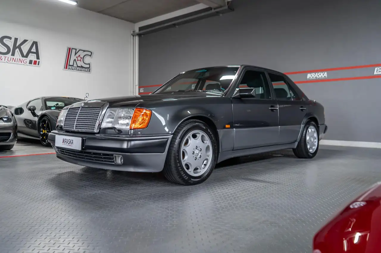 Mercedes-Benz 500 E 5.0 V8 32V SHZ XENON KLIMA METALLIC, foto 3
