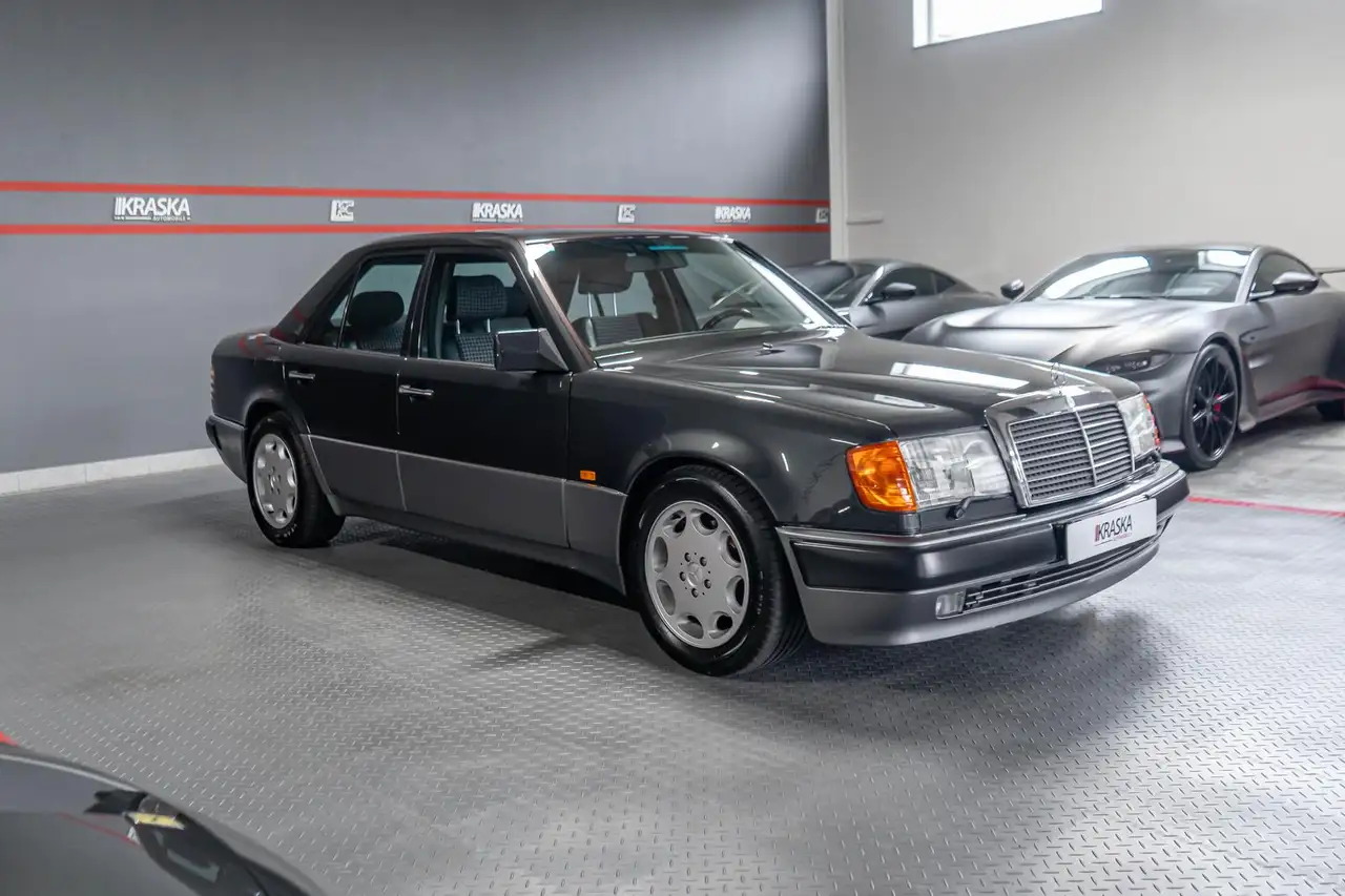 Mercedes-Benz 500 E 5.0 V8 32V SHZ XENON KLIMA METALLIC, foto 7