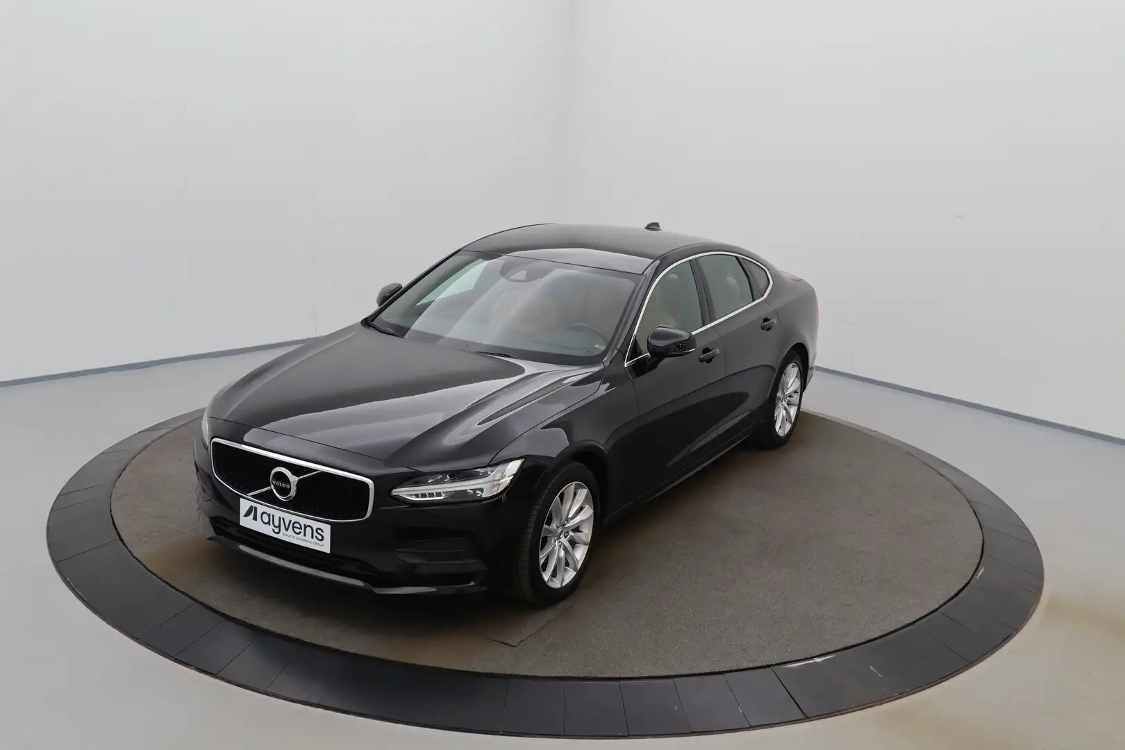 Volvo S90 2.0 D3 Momentum Pro LEDER/CUIR LED GPS PDC CAM Ver Schwarz - 1