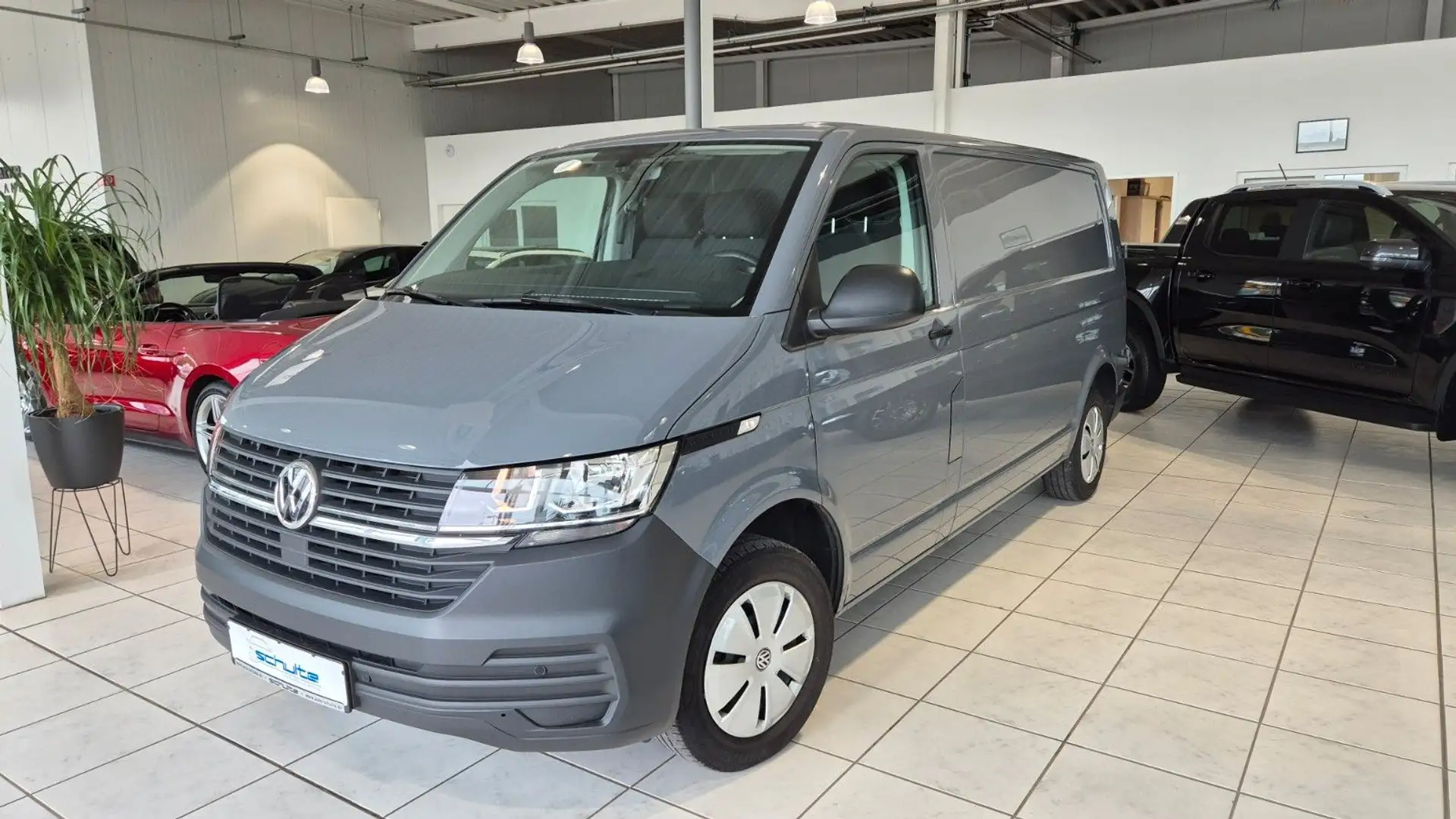 Volkswagen T6 Transporter T6.1 Transporter *Klima*PDC*DAB*Tempomat*BT Grijs - 1