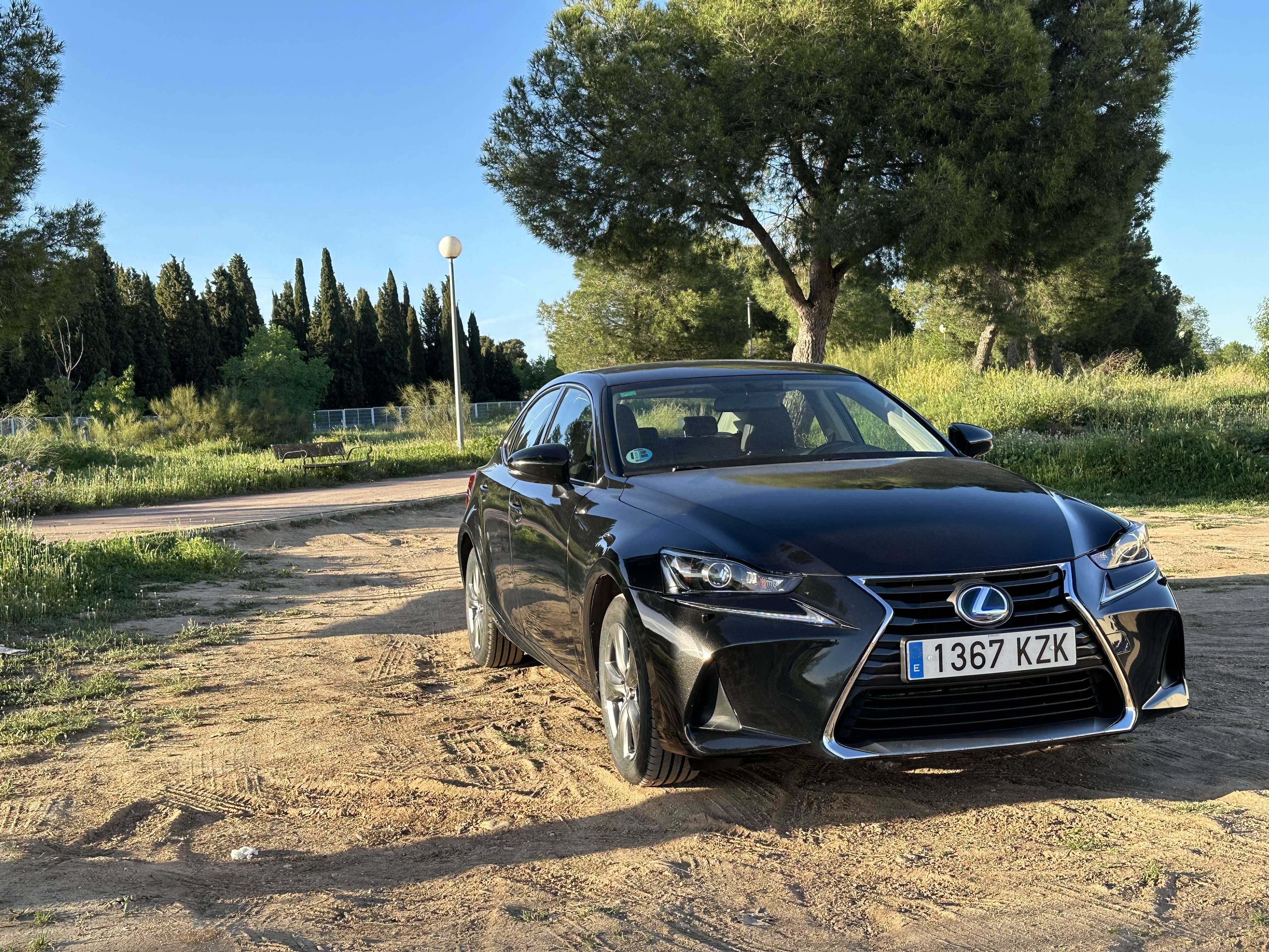 Lexus IS 300 300h Businesses - foto 1