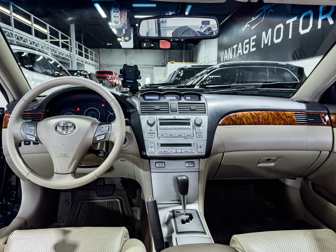 Toyota Camry снимка Toyota Camry
