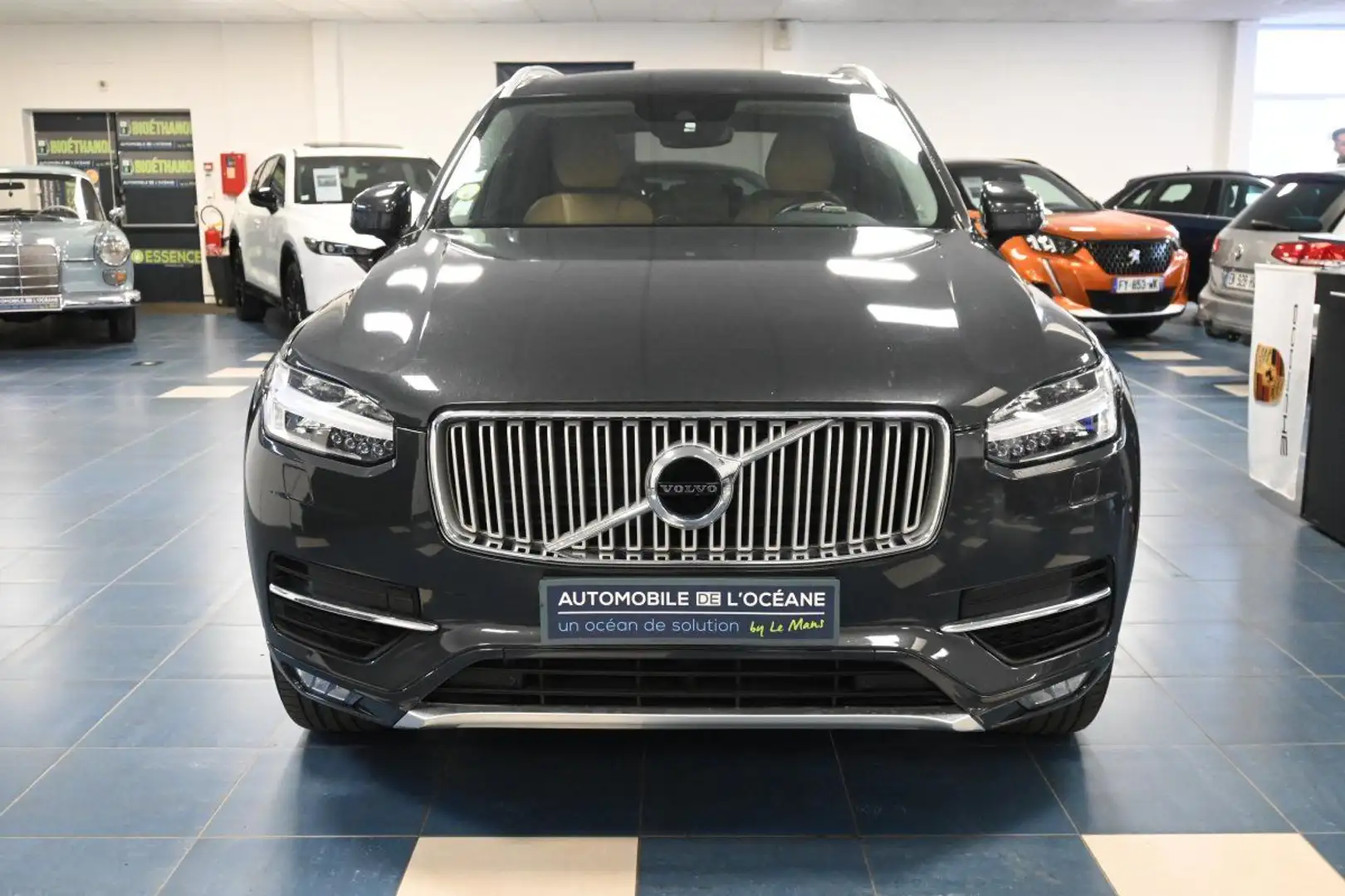 Volvo XC90 D5 AWD 225 Inscription Geartronic A 7pl Gris - 2
