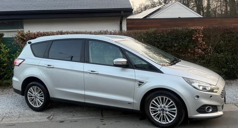 Ford S-Max S-Max 2.0 TDCi Titanium AdBlue (EU6.2) — photo 3