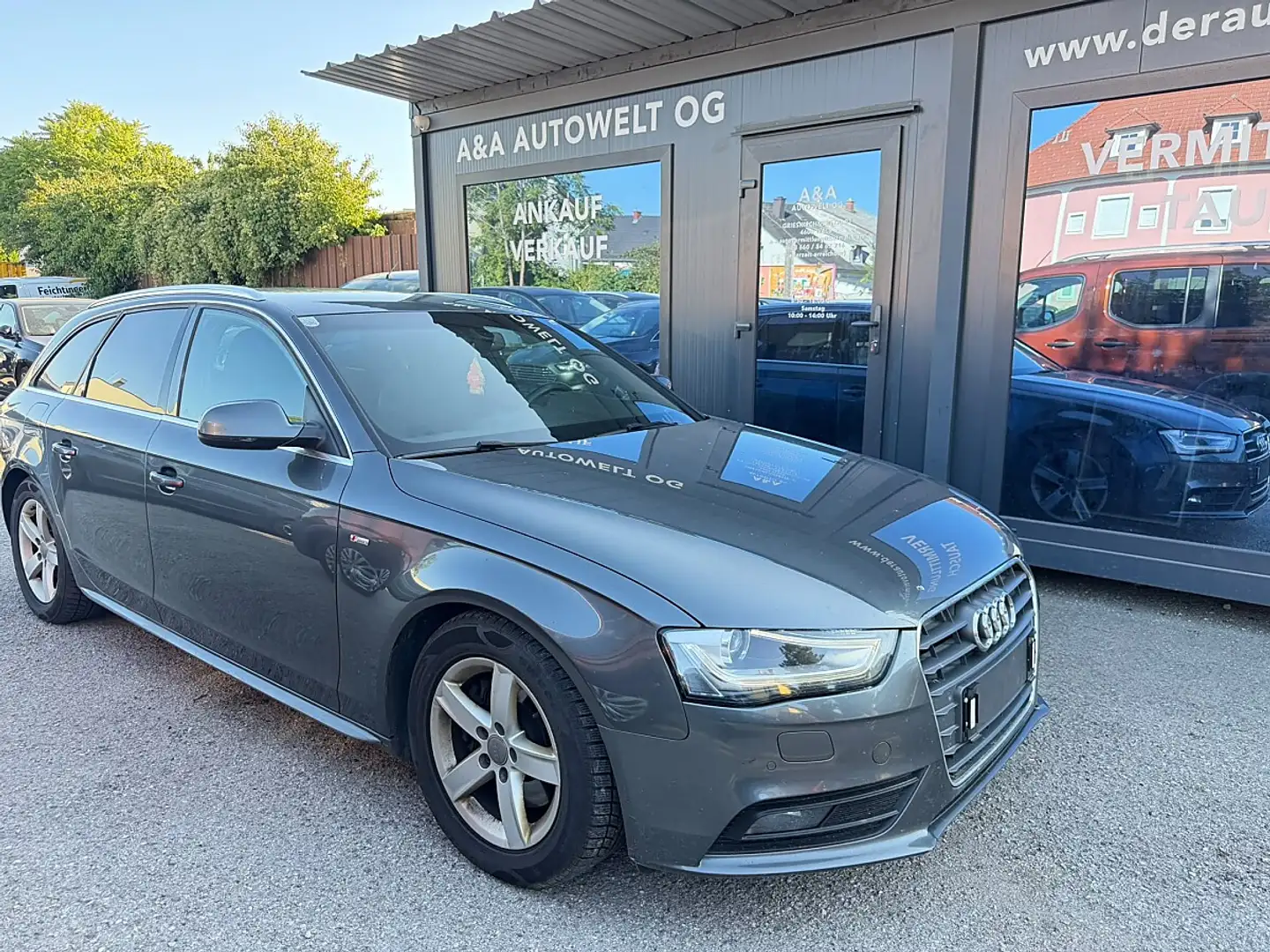 Audi A4 Avant 2,0 TDI S-LINE Grau - 1