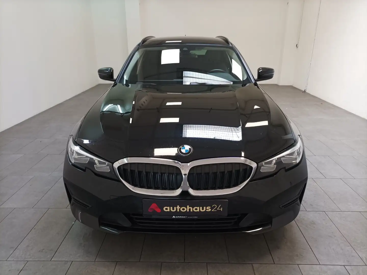 BMW 330 3er - 330 i Advantage Navi|LED|Sitzhzg|Sportsitz Black - 2