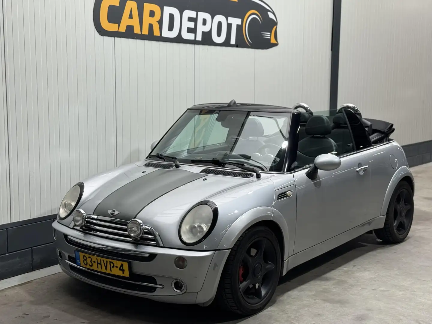 MINI Cooper Cabrio Mini 1.6 Chili Airco Automaat zeer netjes Grijs - 1