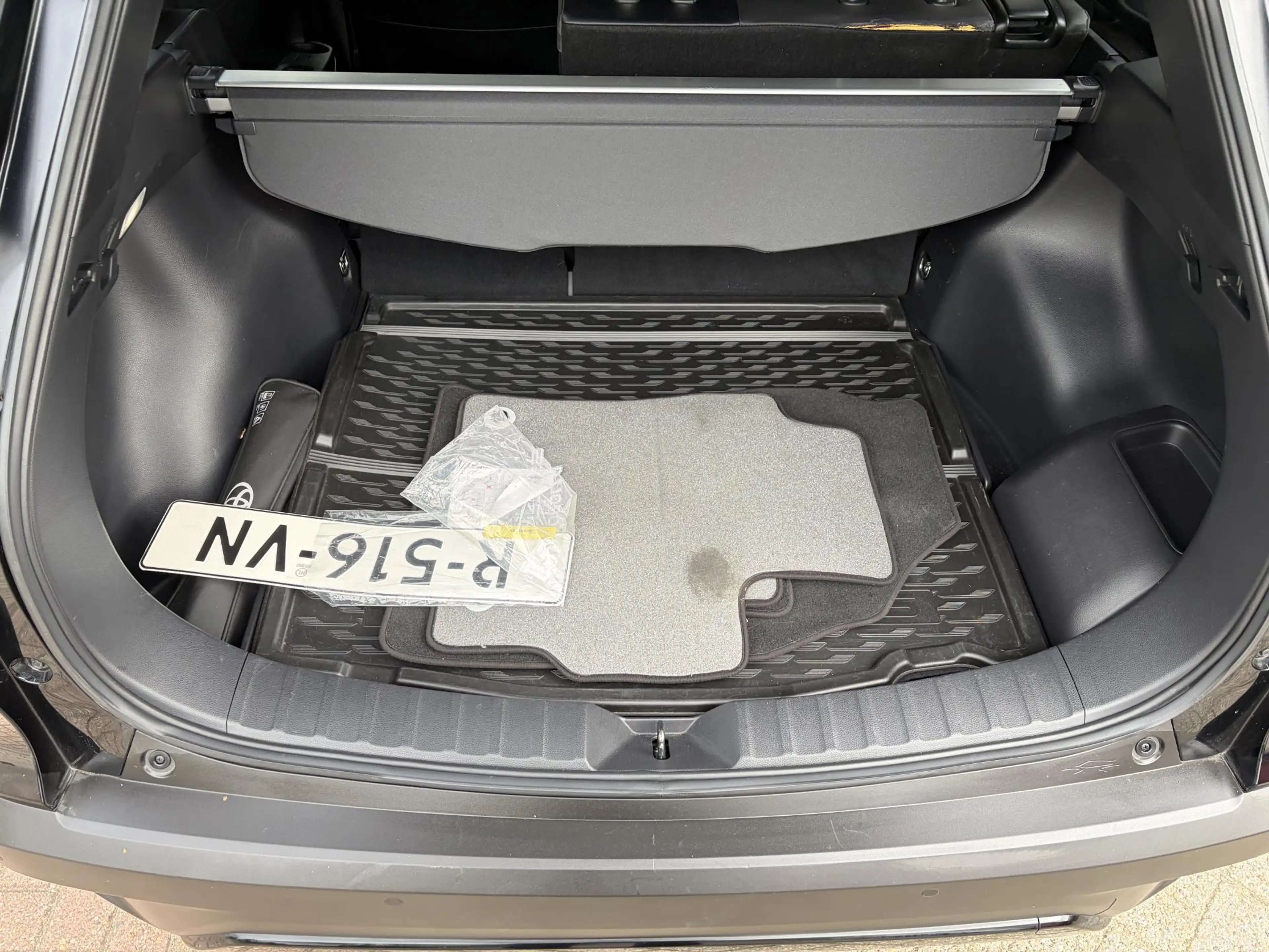 Toyota Corolla Cross 2.0 High Power Hybrid First Edition — photo 12