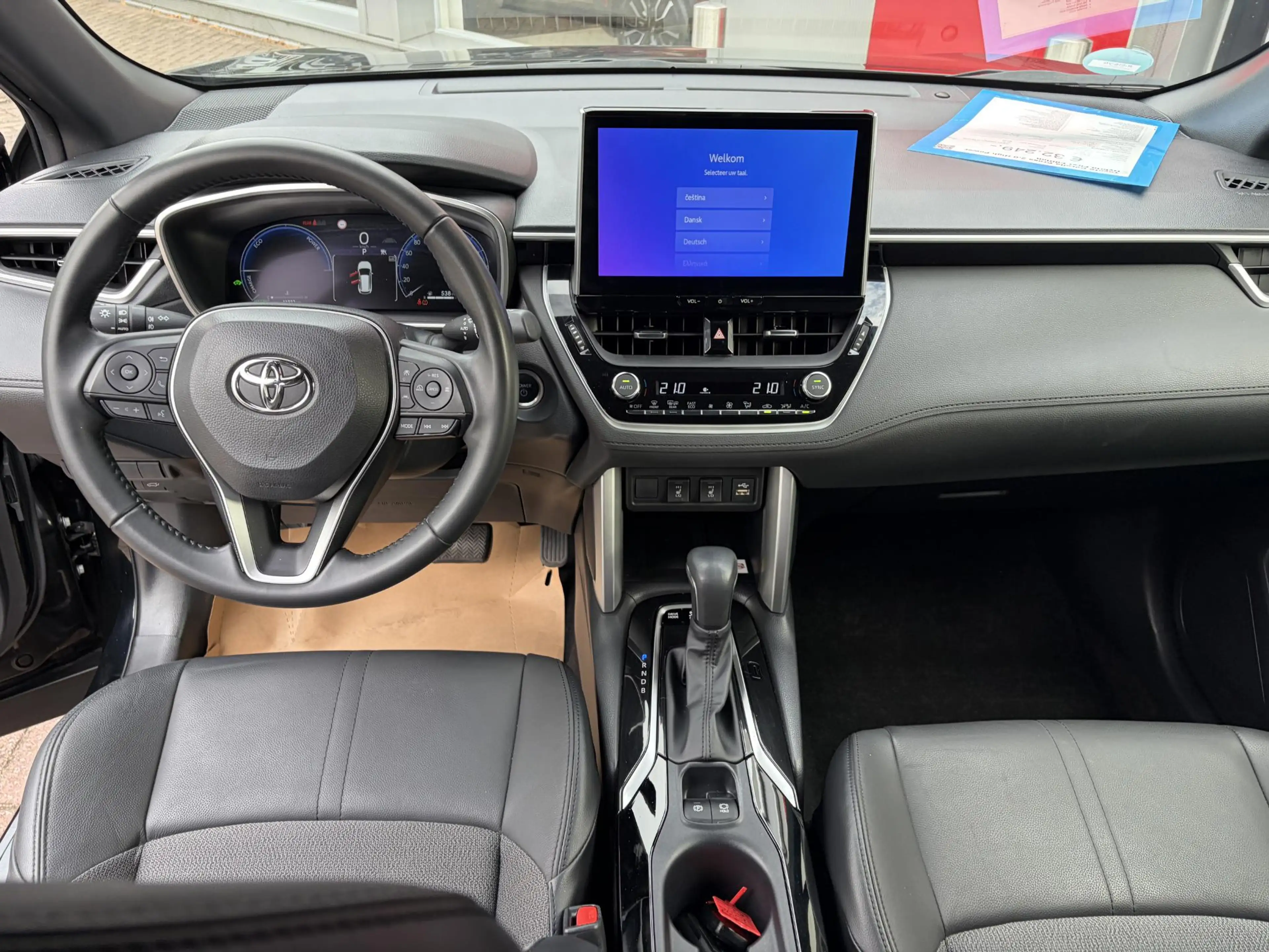 Toyota Corolla Cross 2.0 High Power Hybrid First Edition — photo 10