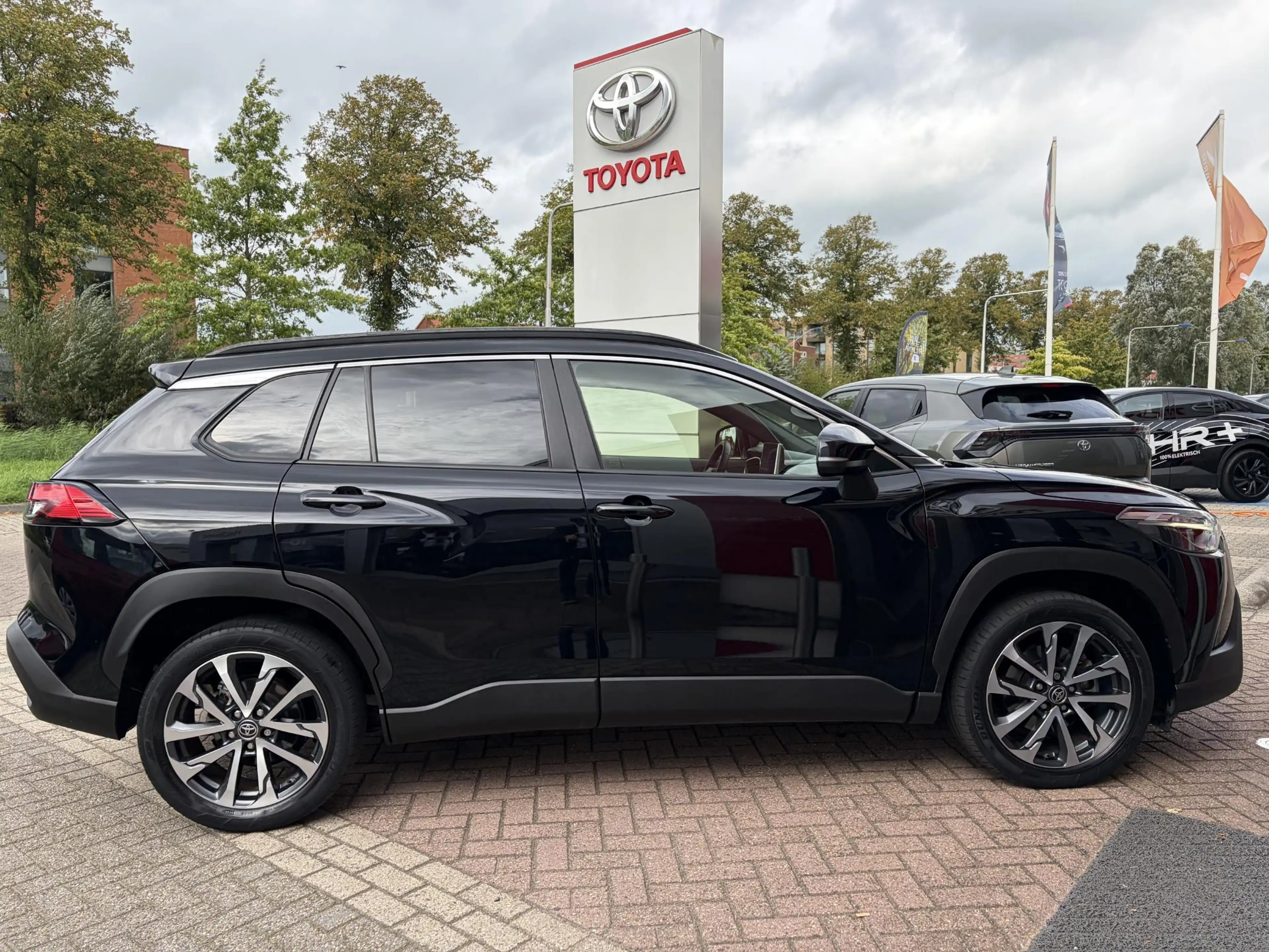Toyota Corolla Cross 2.0 High Power Hybrid First Edition — photo 9