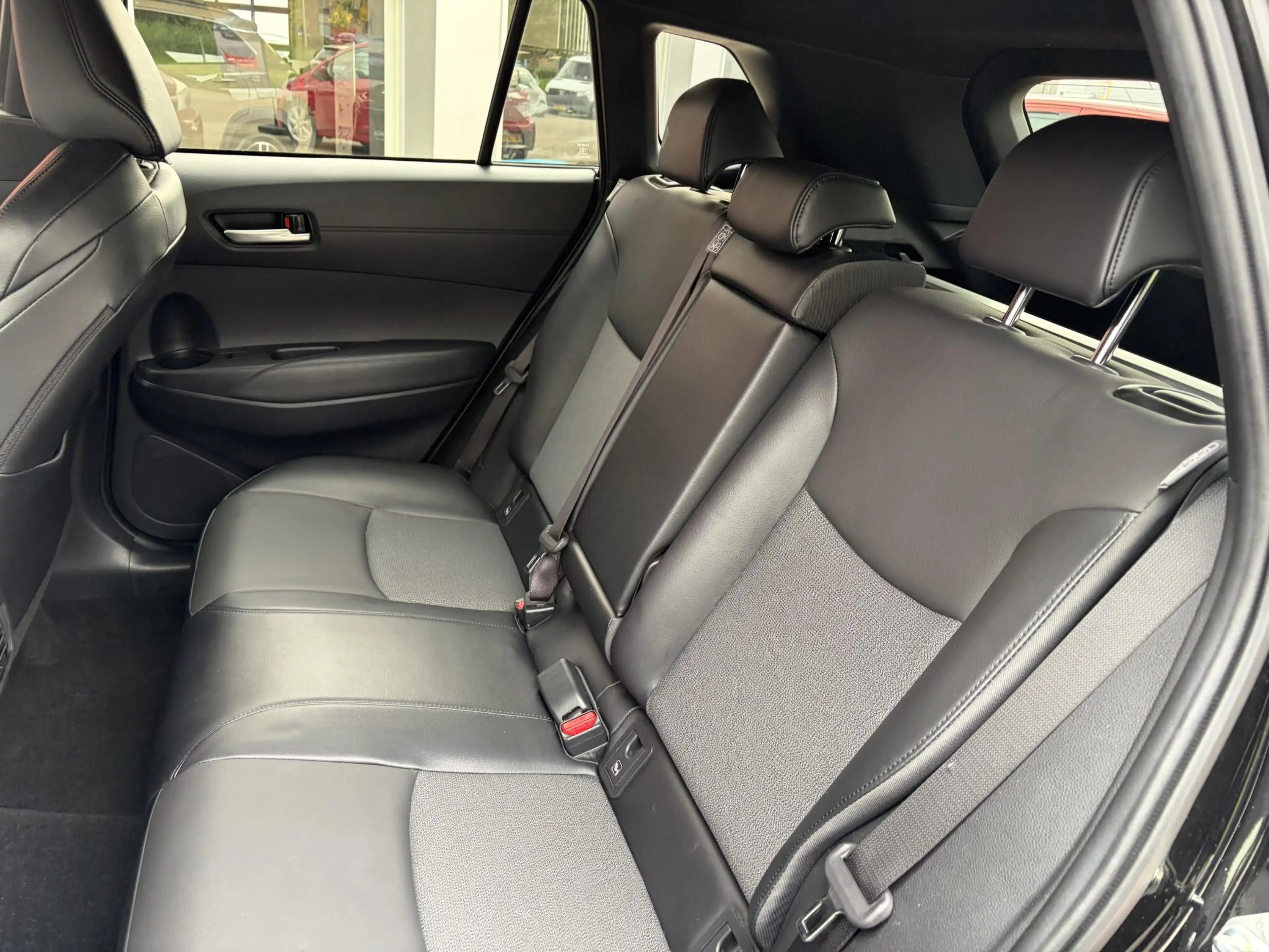 Toyota Corolla Cross 2.0 High Power Hybrid First Edition — photo 11