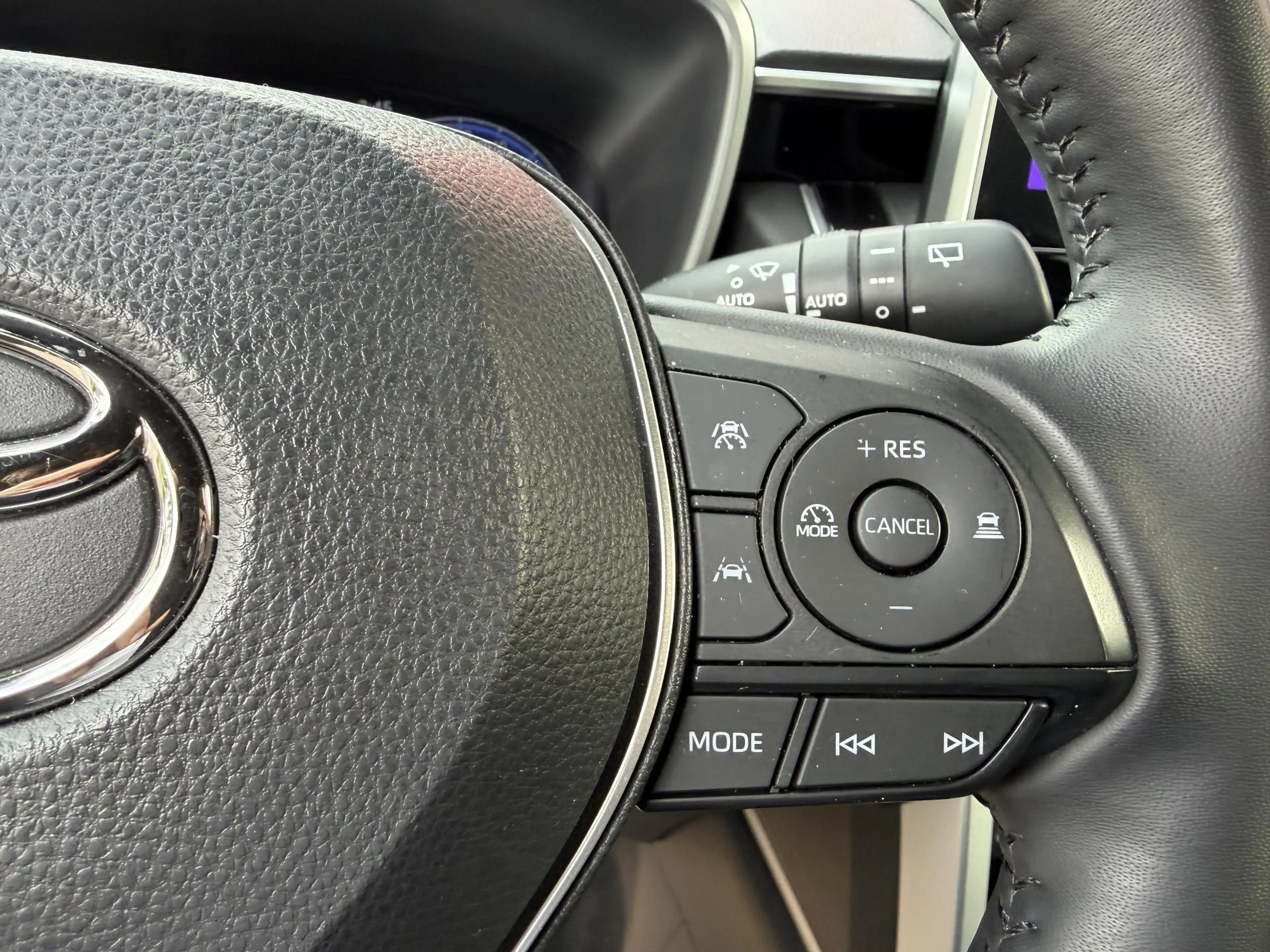 Toyota Corolla Cross 2.0 High Power Hybrid First Edition — photo 15