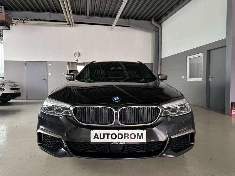 BMW 550 d Touring xDrive 360°/Pano/HuD/Abstandstemp. — photo 2
