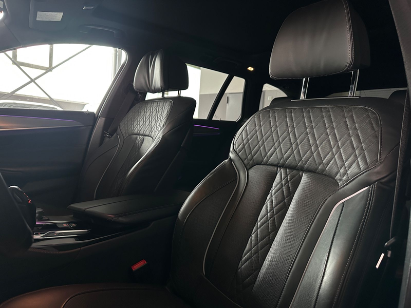 BMW 550 d Touring xDrive 360°/Pano/HuD/Abstandstemp. — photo 13