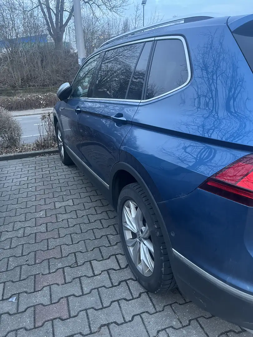 Volkswagen Tiguan Allspace Highline 4Motion Blau - 2