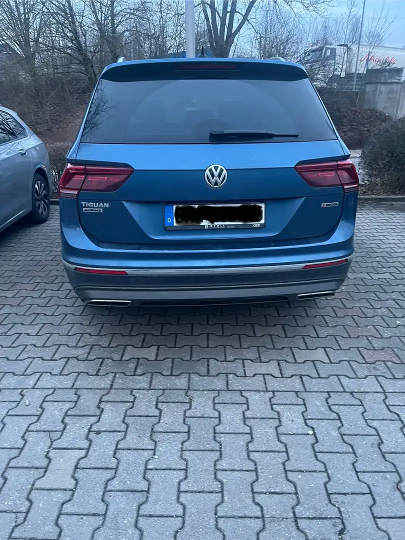 Volkswagen Tiguan Allspace Highline 4Motion Blau - 1