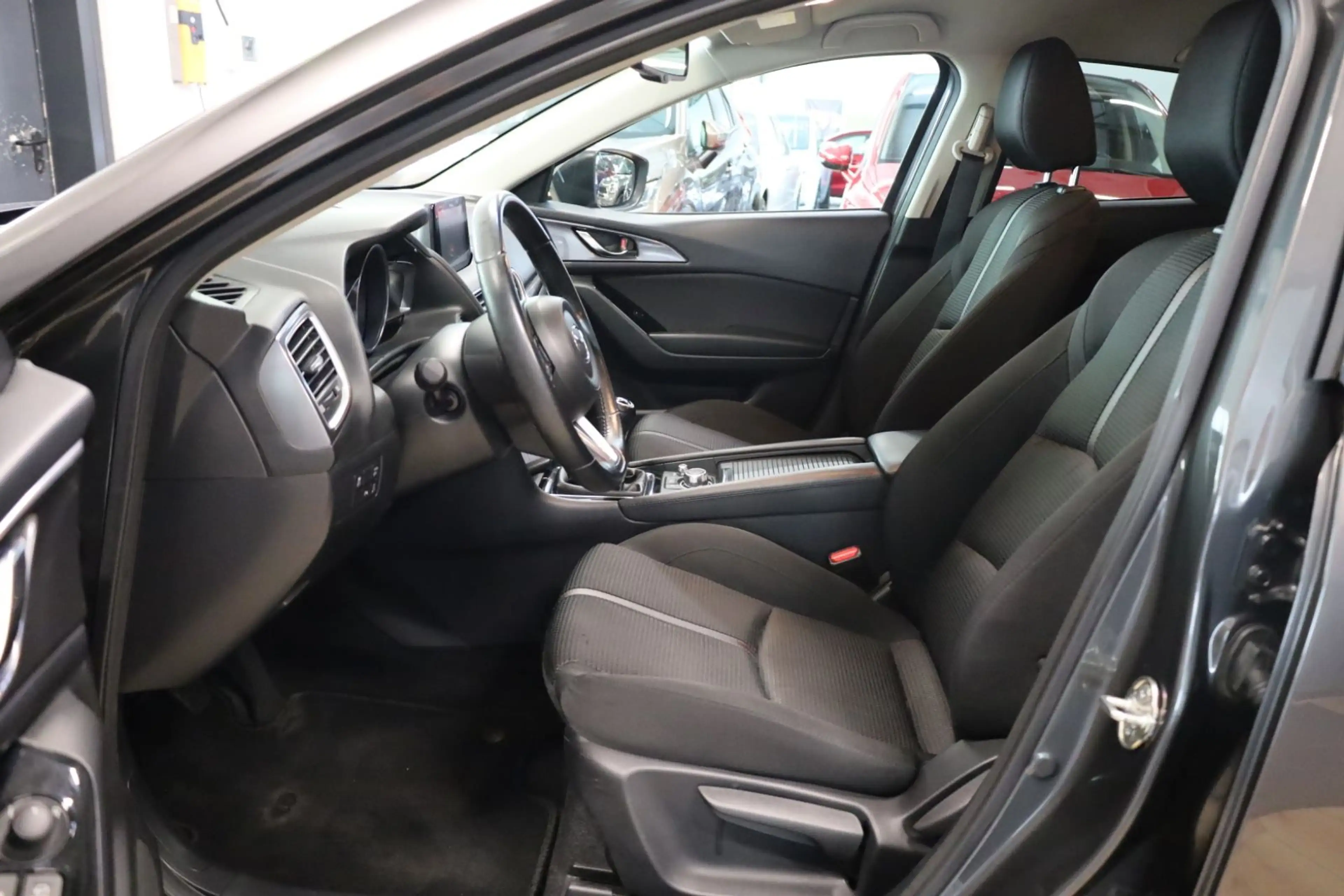 Mazda 3 Lim. Sports-Line/Bose/HUD/ — photo 7