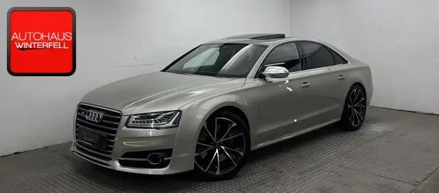 Audi S8