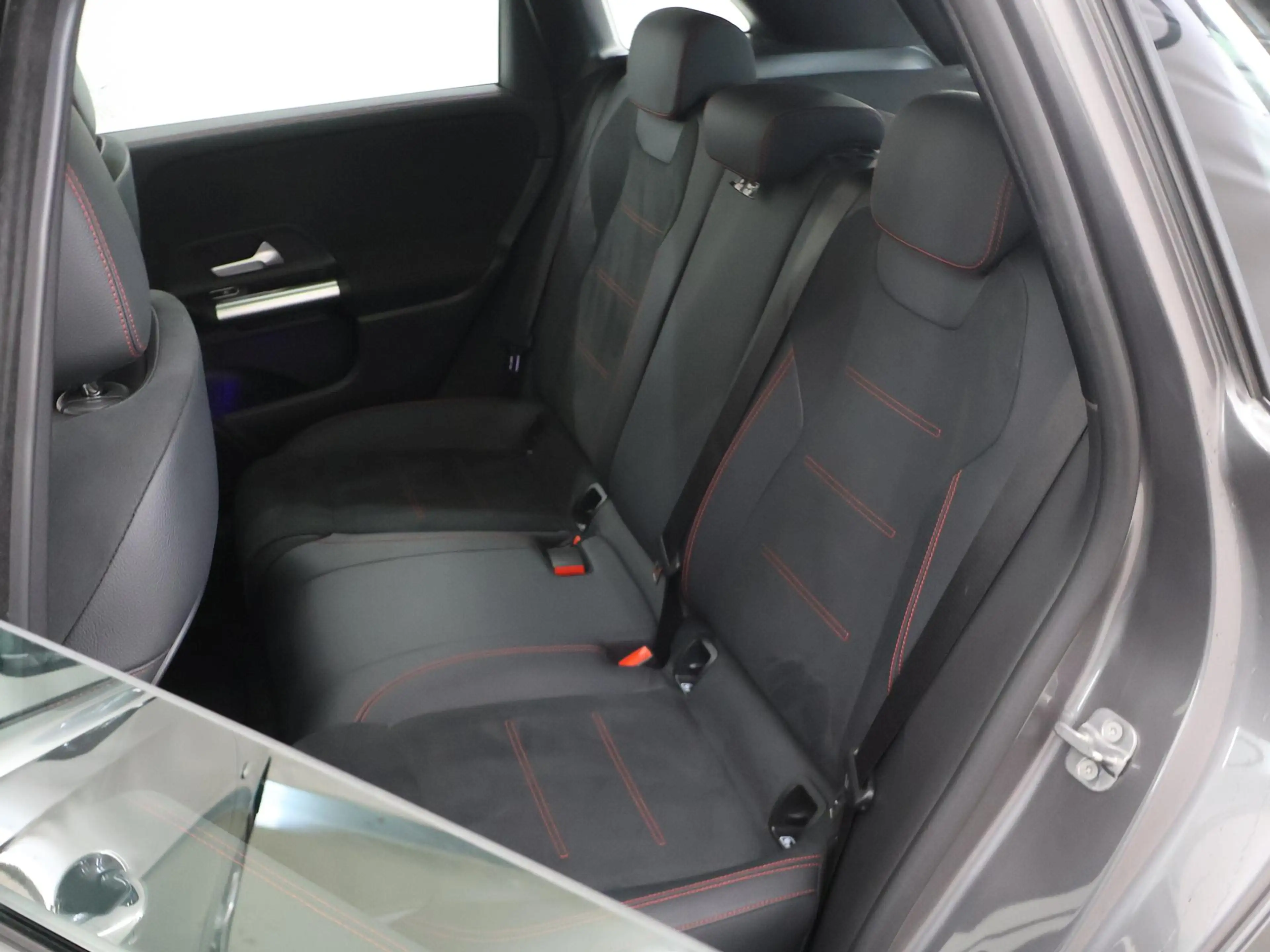 Mercedes-Benz B 250 e Business Solution AMG | Panoramadak | Memory | T — photo 11