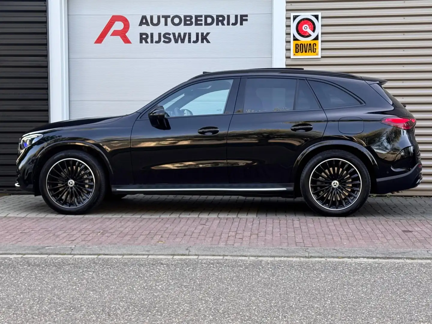 Mercedes-Benz GLC 400 400e 4MATIC AMG Burmester/Luchtvering/360/Pano Noir - 2