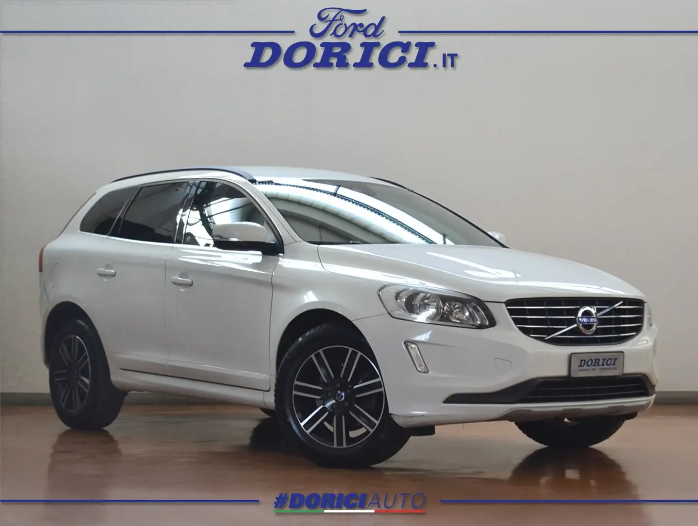 Volvo XC60 2.0 d3 Business Plus 150cv geartronic Bianco - 1