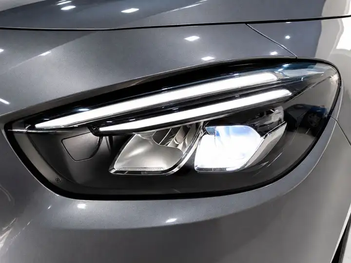 Mercedes-Benz Clase C 2023, foto 23