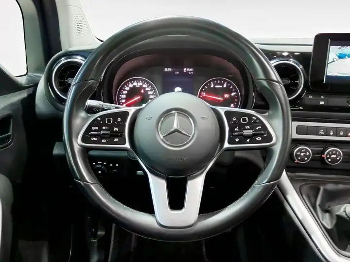 Mercedes-Benz Clase C 2023, foto 9