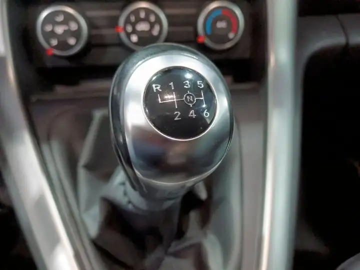 Mercedes-Benz Clase C 2023, foto 14