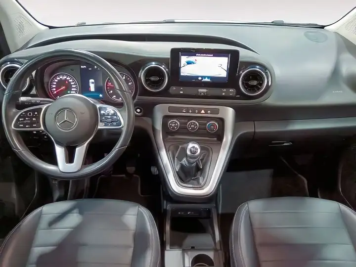 Mercedes-Benz Clase C 2023, foto 8