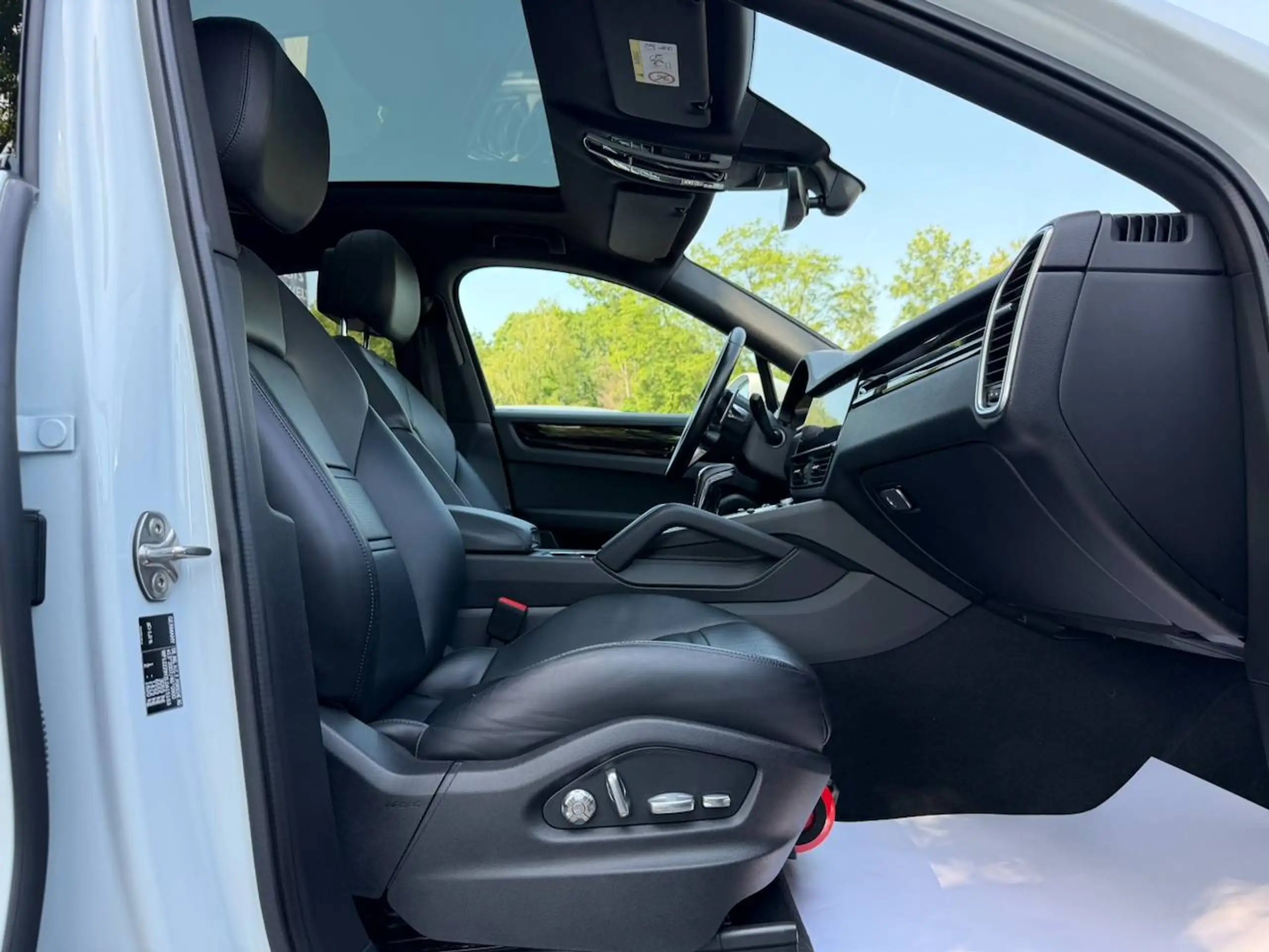 Porsche Cayenne COUPE PHEV PANO BOSE SPORT CHRONO 360° CAM — 7/22