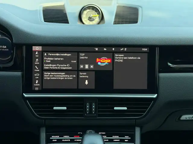 Porsche Cayenne view 14