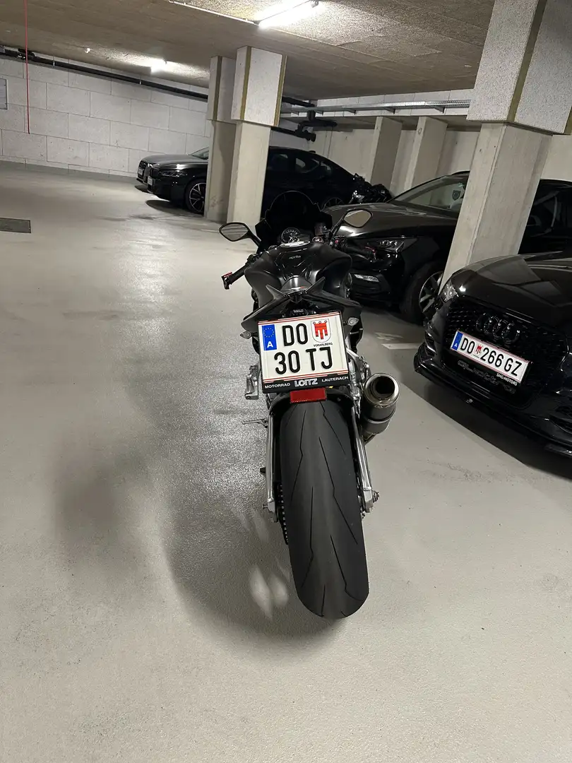 Aprilia RSV4 Fekete - 1