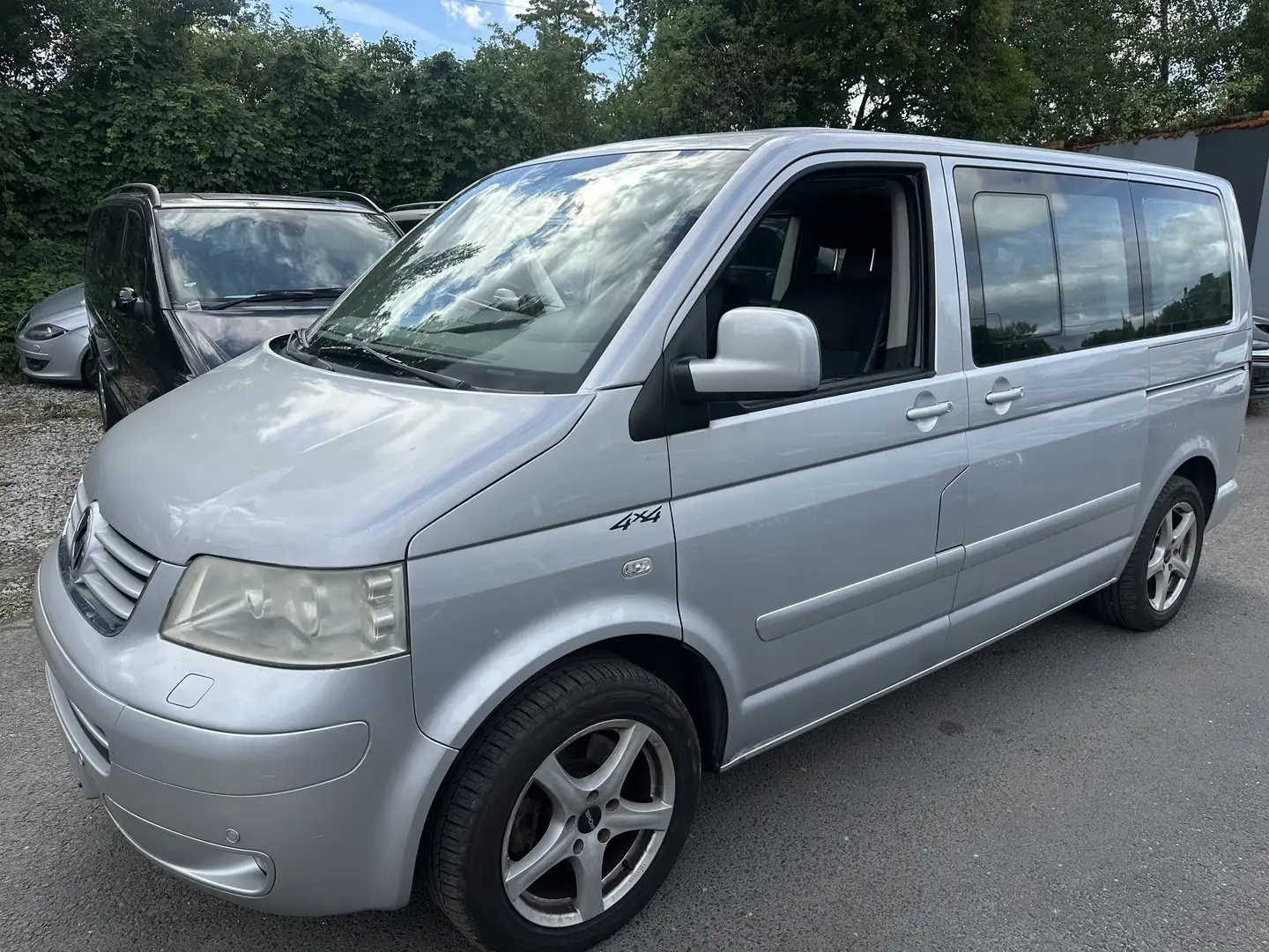 Volkswagen T5 Multivan Highline 4Motion 174 PS STANDHEIZUNG KLIMA ALU 17 Grau - 1