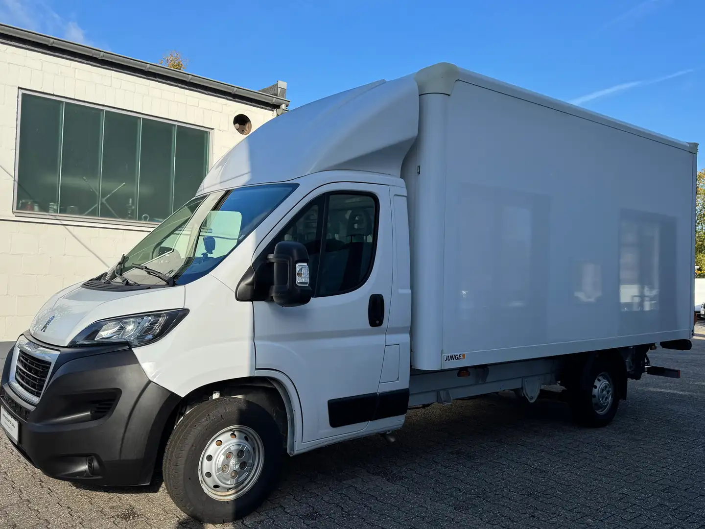 Peugeot Boxer *2.2 BlueHDi 140 *Junge Koffer*LBW 750kg* Weiß - 2