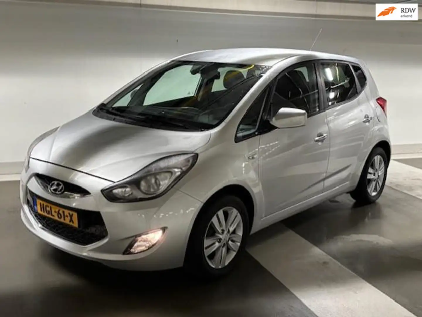 Hyundai iX20 1.6i i-Motion,LMV 16INCH,CLIMAT,STOEL VERW, Grijs - 1